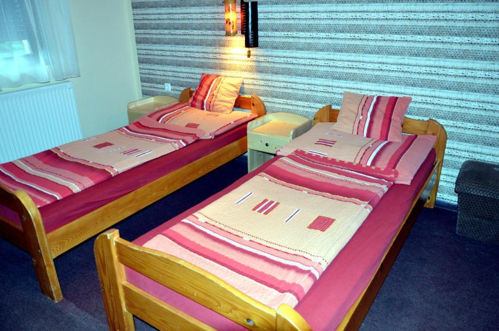 Bed and Breakfast Flamingo Vendeghaz Эгер Экстерьер фото