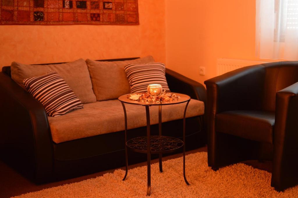 Bed and Breakfast Flamingo Vendeghaz Эгер Экстерьер фото