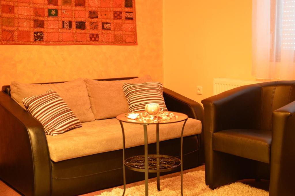 Bed and Breakfast Flamingo Vendeghaz Эгер Экстерьер фото
